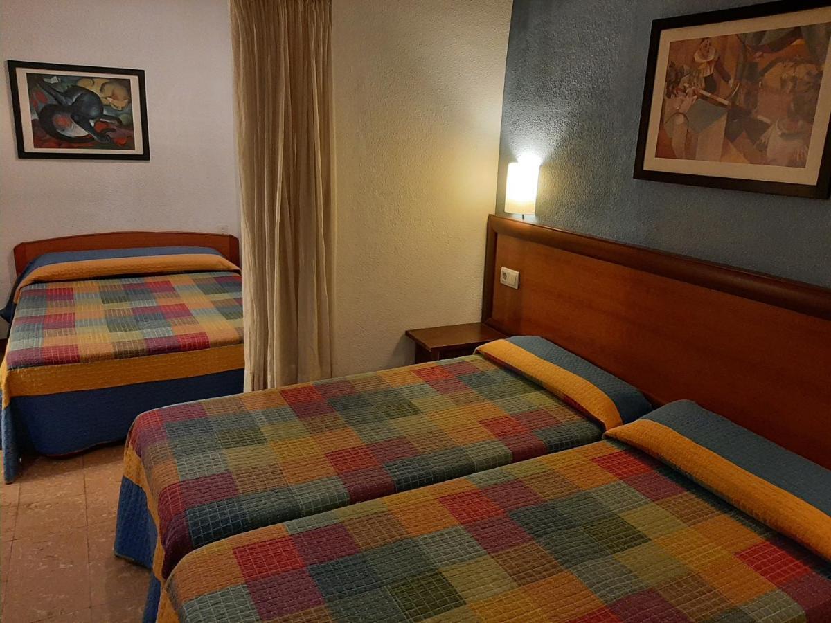 Hostal Platja Cambrils Exterior photo