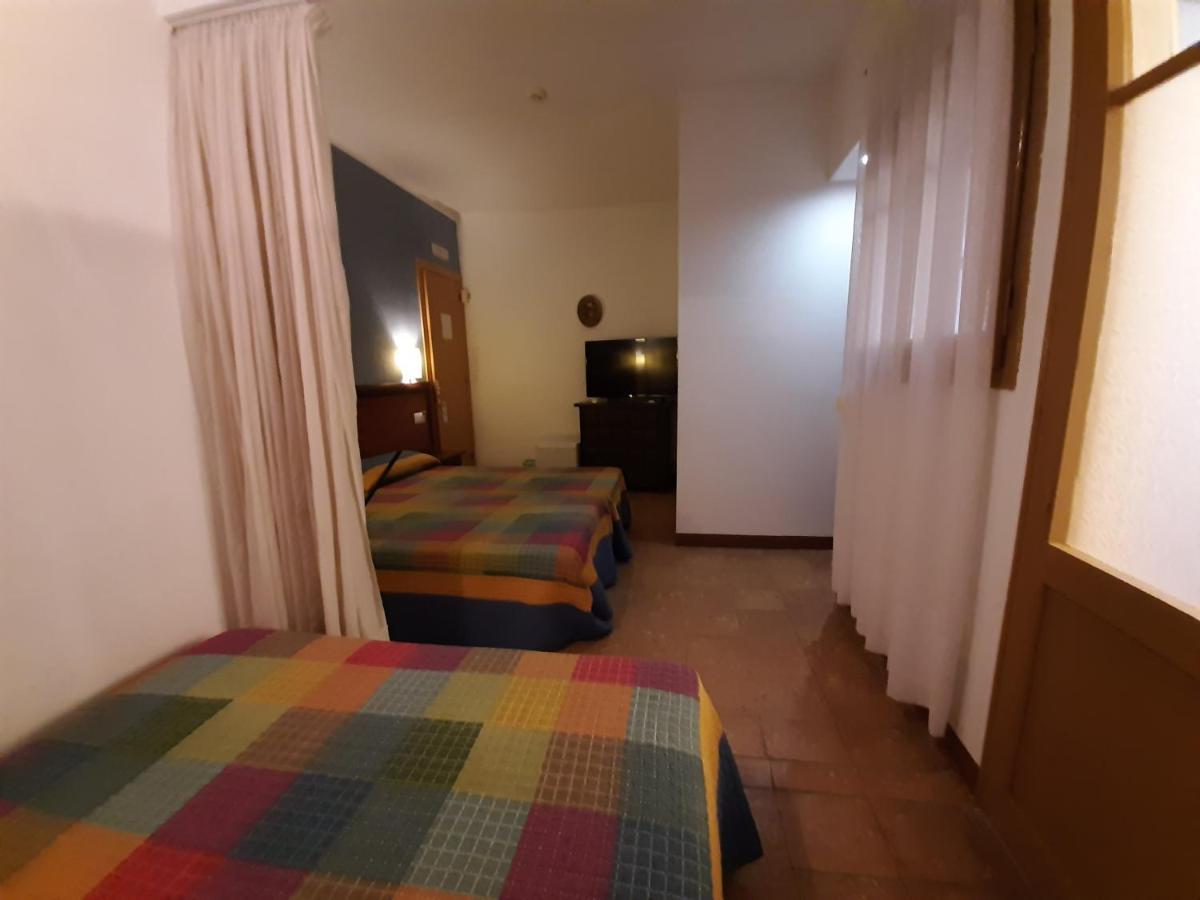 Hostal Platja Cambrils Exterior photo