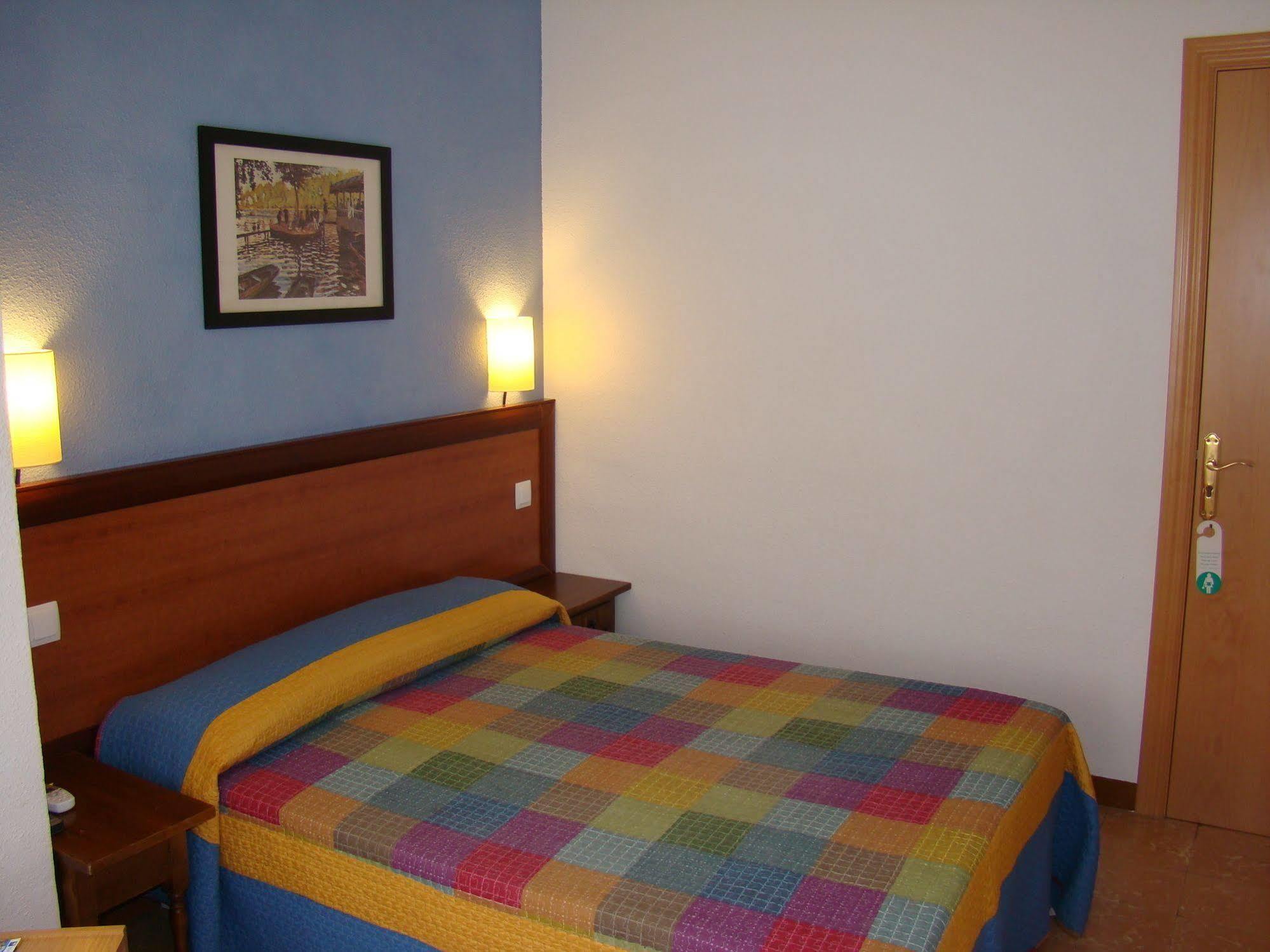 Hostal Platja Cambrils Exterior photo