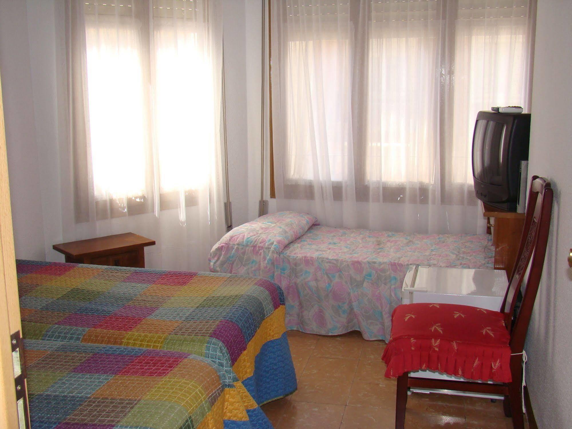 Hostal Platja Cambrils Exterior photo