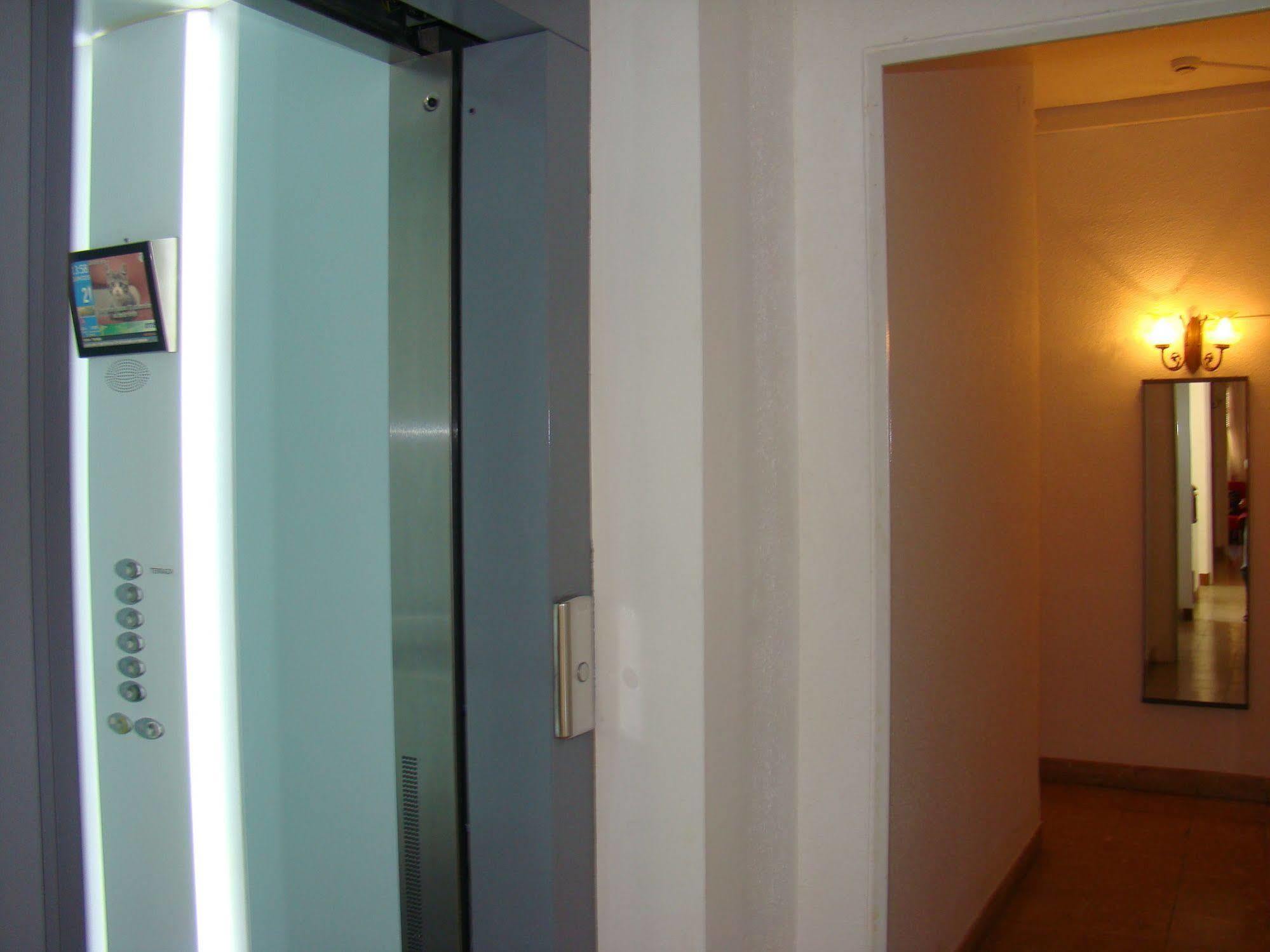 Hostal Platja Cambrils Exterior photo